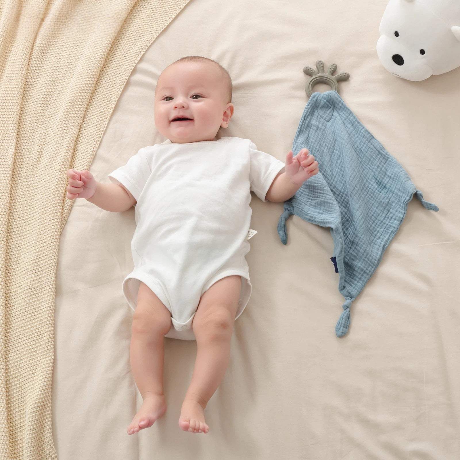 Baby Soother Bib for toddler