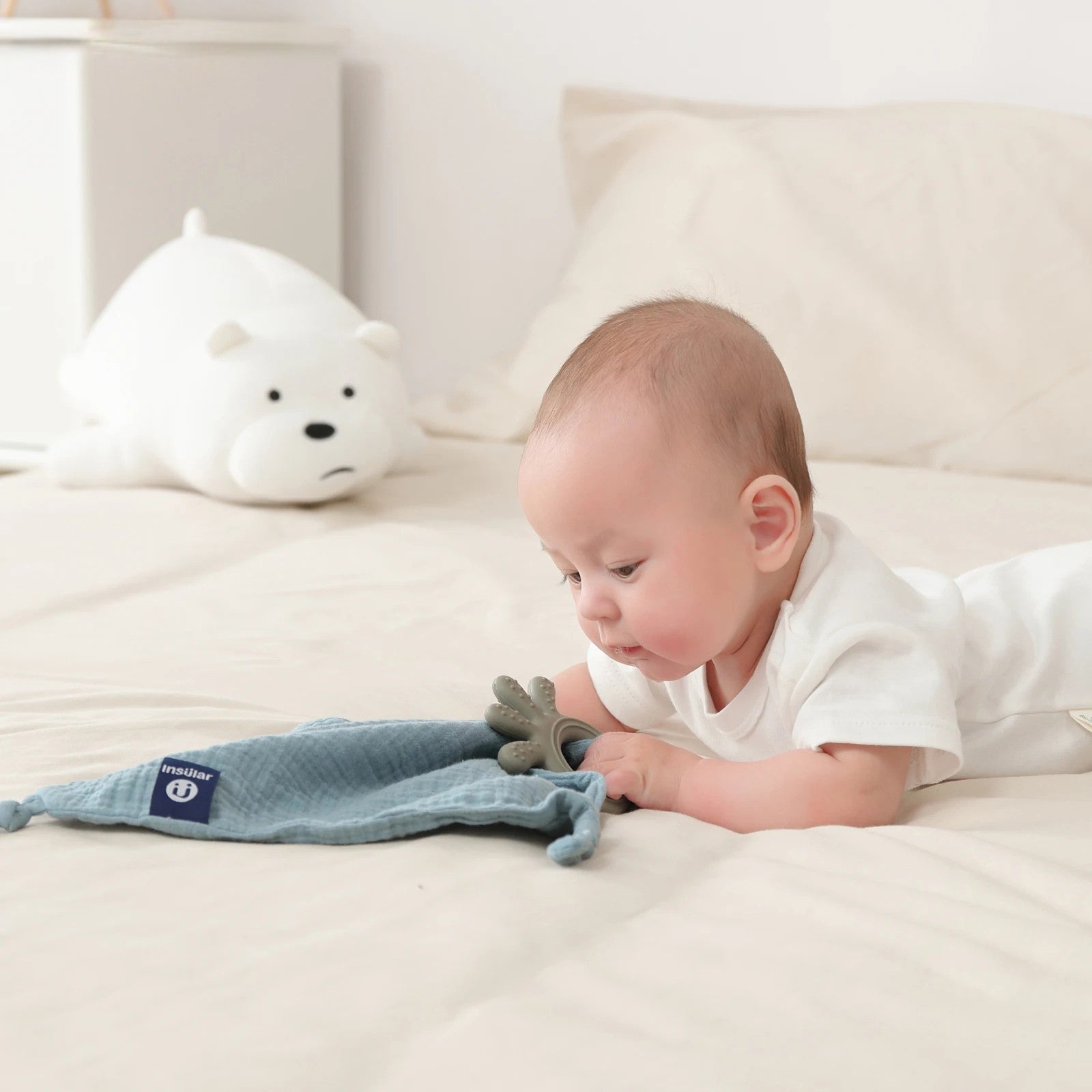 Baby Soother Bib for toddler