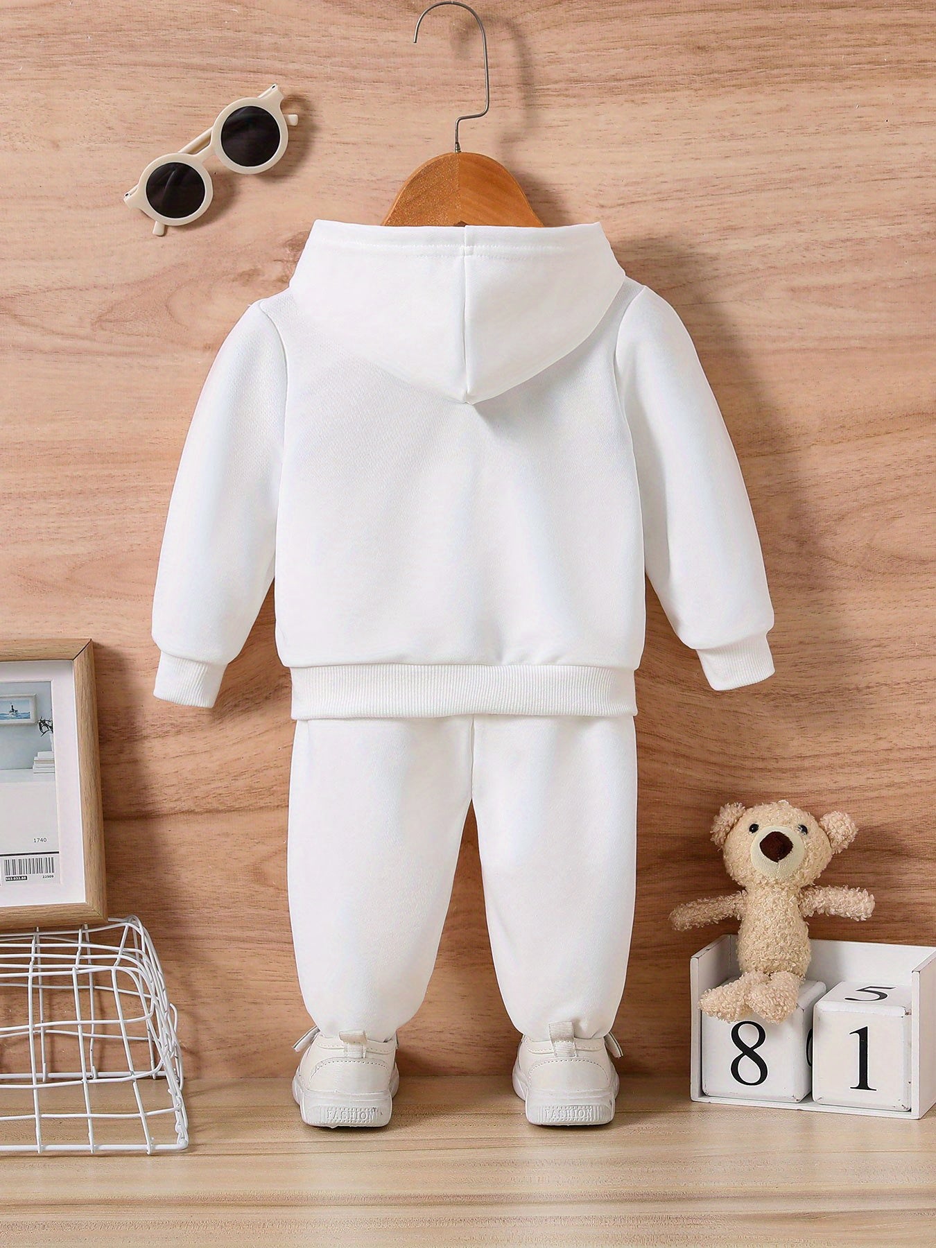 MOMSTAG 2pcs Boy's Football Print Hoodie + Pant Set